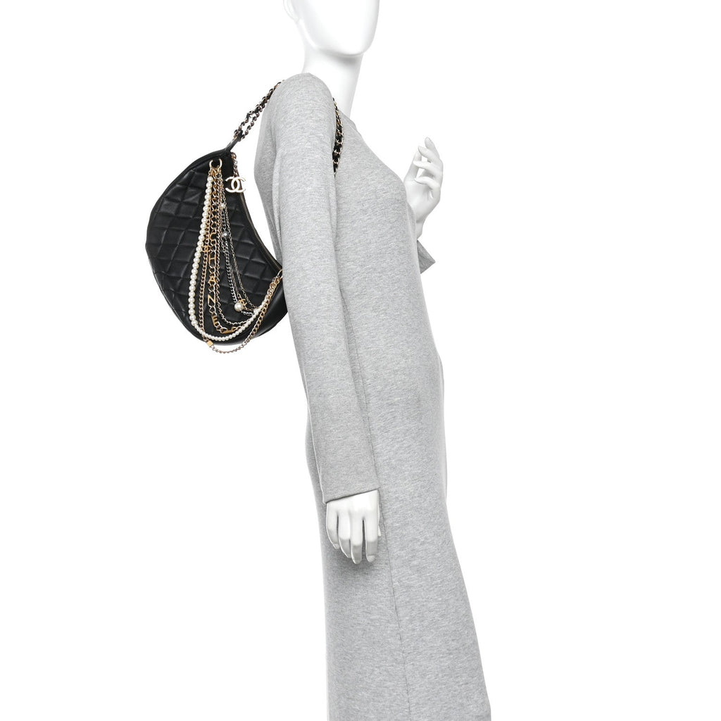 Lambskin Quilted All About Chains Hobo Black