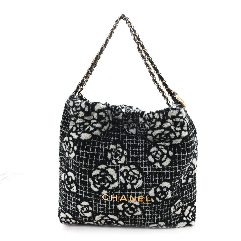 Cashmere Quilted Camellia Chanel 22 Black White