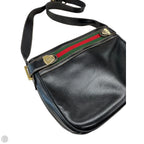 Handbag Luxury Designer By Gucci, Size: Medium