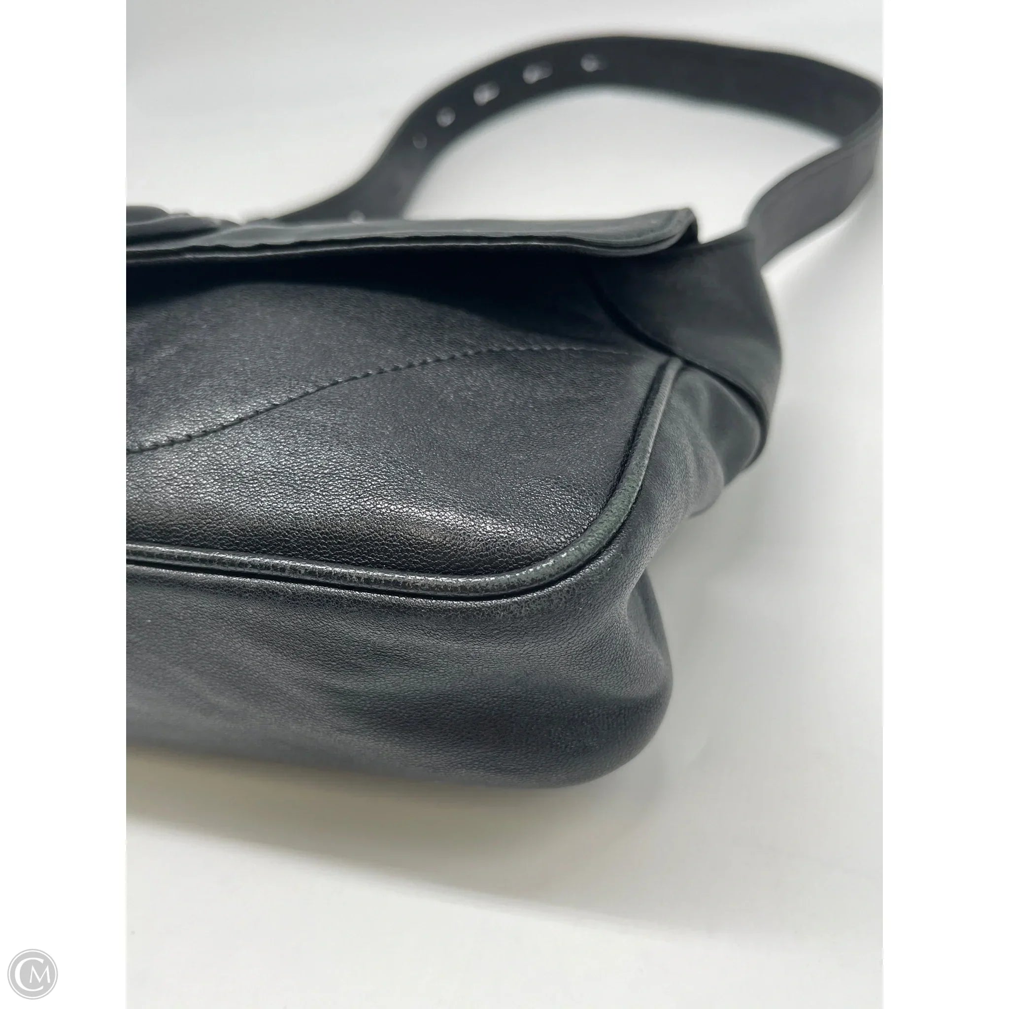Handbag Luxury Designer By Gucci, Size: Medium