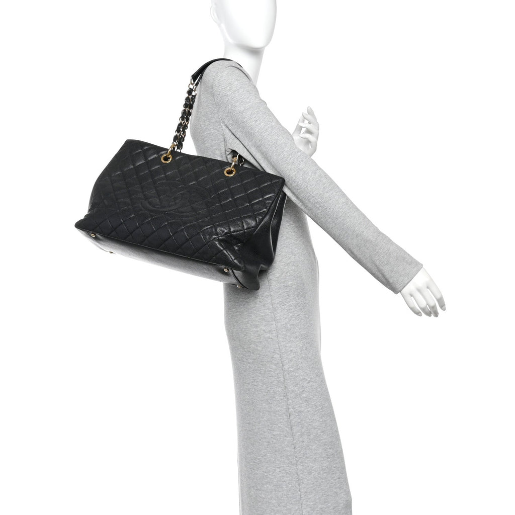 Caviar Quilted XL Grand Shopping Tote GST Black