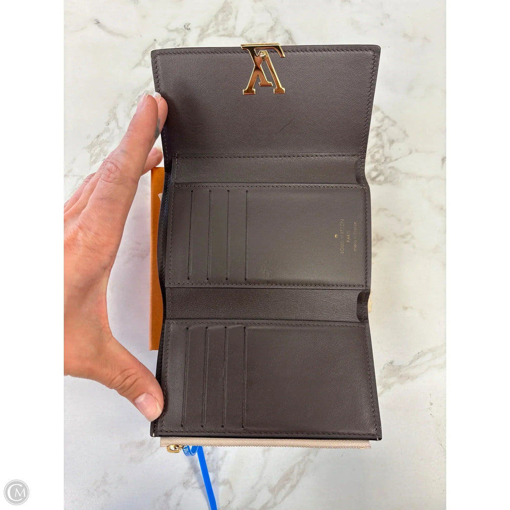 Wallet Luxury Designer By Louis Vuitton, Size: Medium