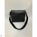 Crossbody Luxury Designer By Louis Vuitton, Size: Medium