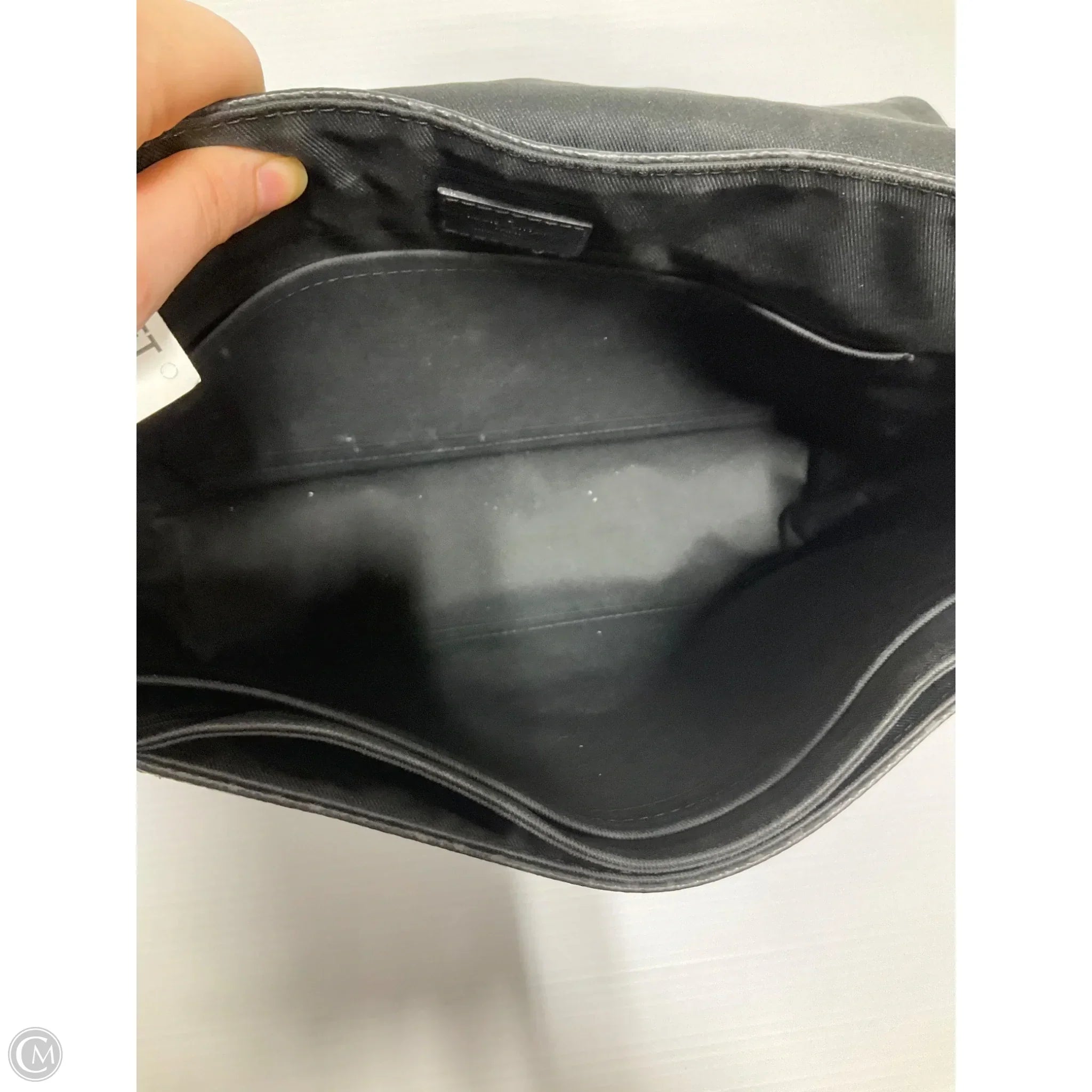 Crossbody Luxury Designer By Louis Vuitton, Size: Medium