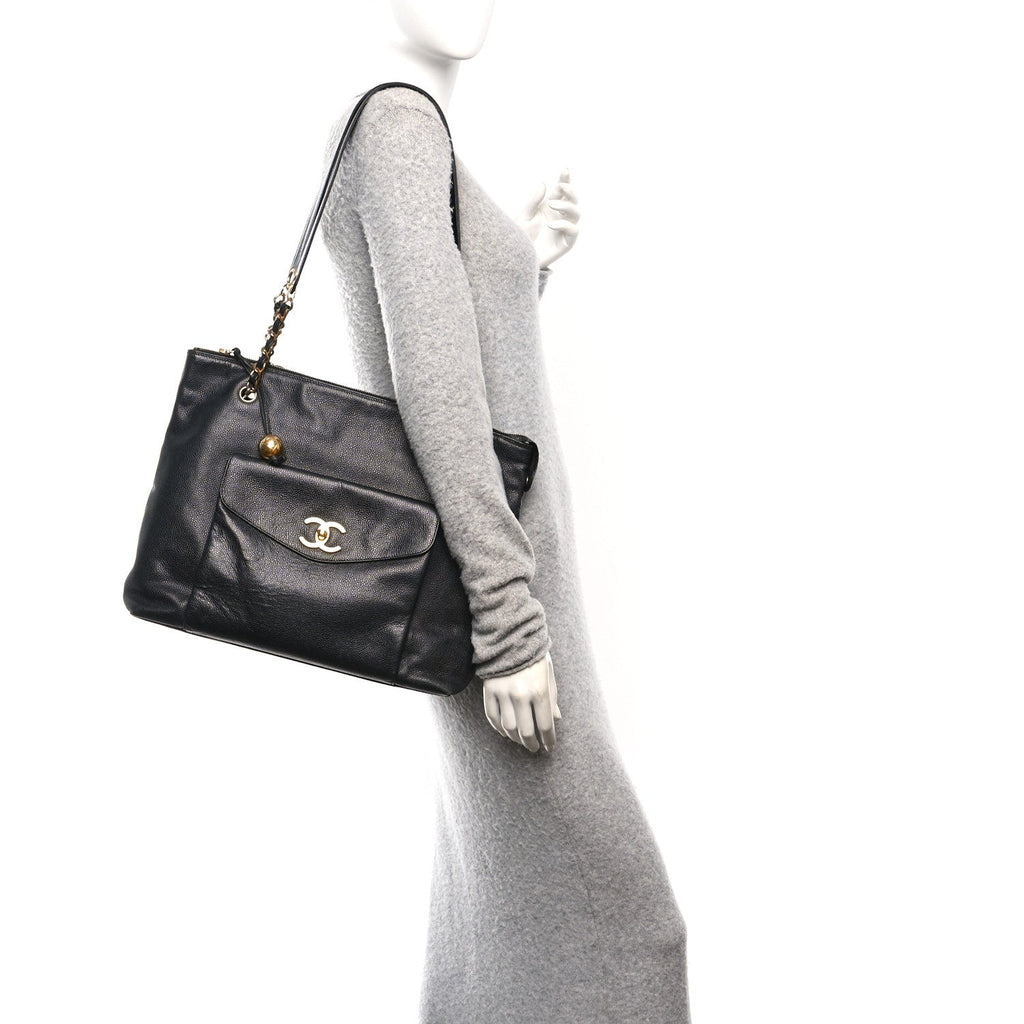 Caviar Flap Shoulder Bag Black