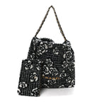 Cashmere Quilted Camellia Chanel 22 Black White