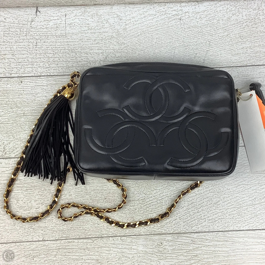 Crossbody Luxury Designer By Chanel, Size: Medium