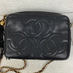 Crossbody Luxury Designer By Chanel, Size: Medium