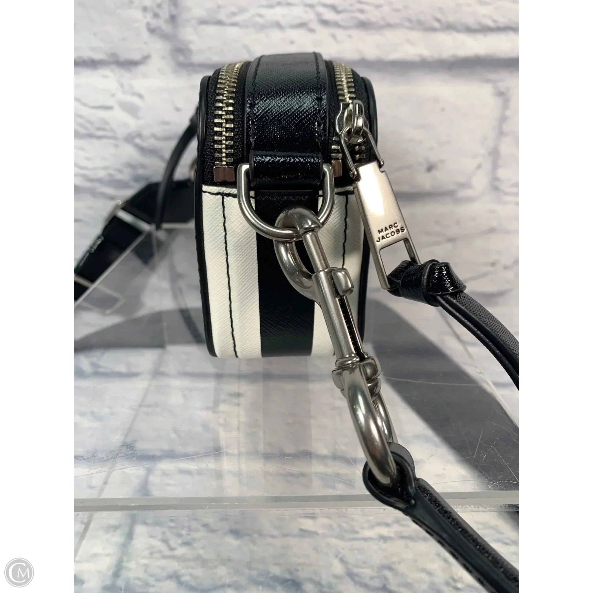 Crossbody Luxury Designer By Marc Jacobs, Size: Small