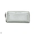 Wallet Designer By Marc Jacobs, Size: Medium