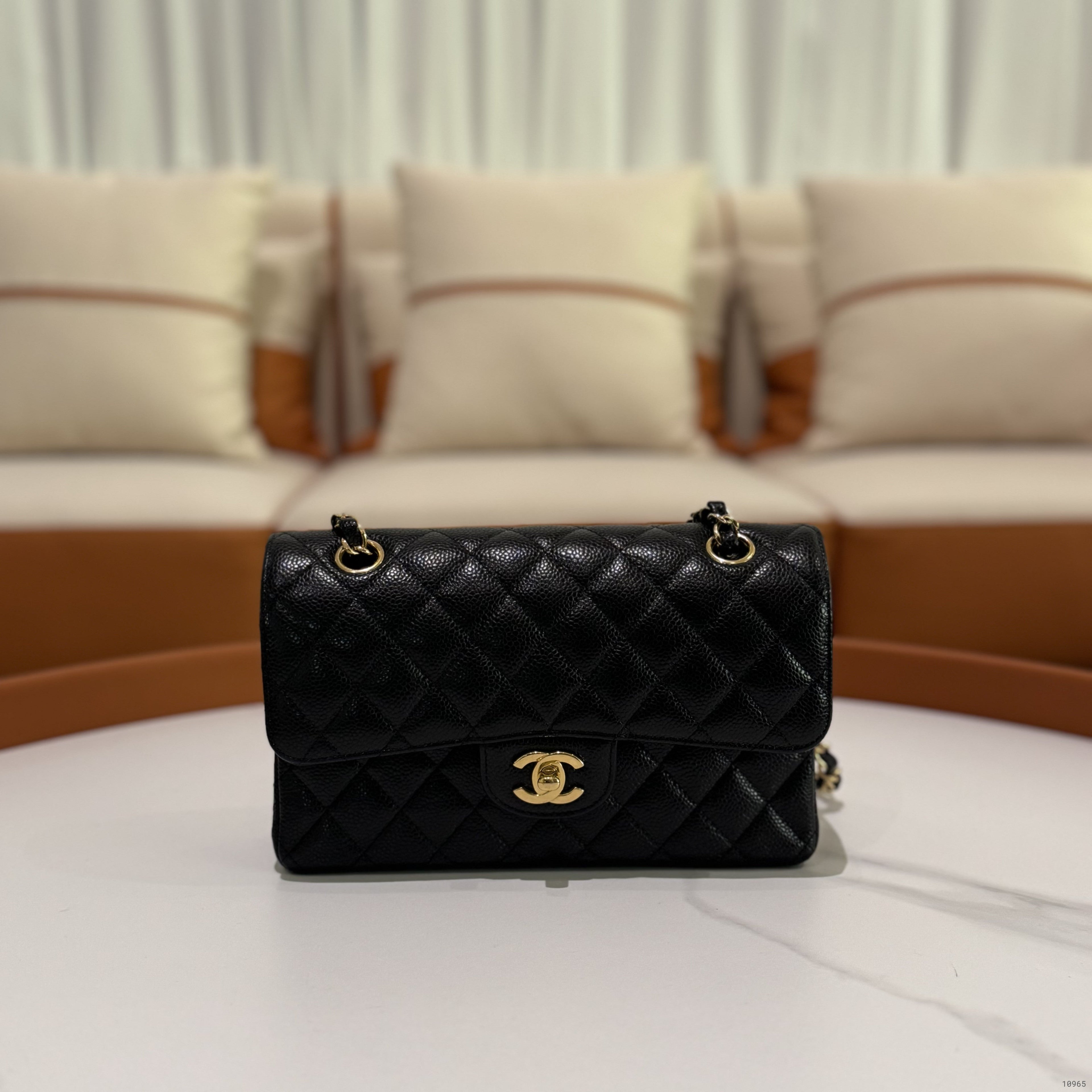 CHANEL CLASSIC FLAP SMALL CAVIAR BLACK & GOLD CHIP MODEL