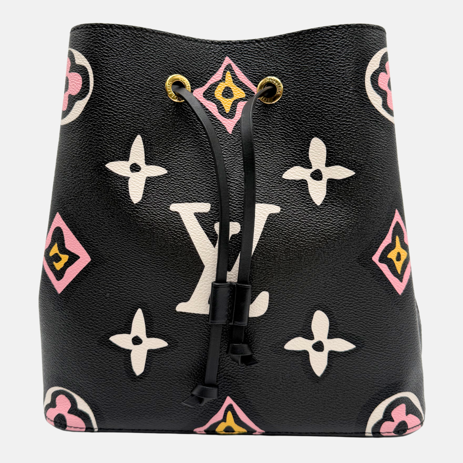 Giant Wild At Heart Neonoe MM Black Monogram