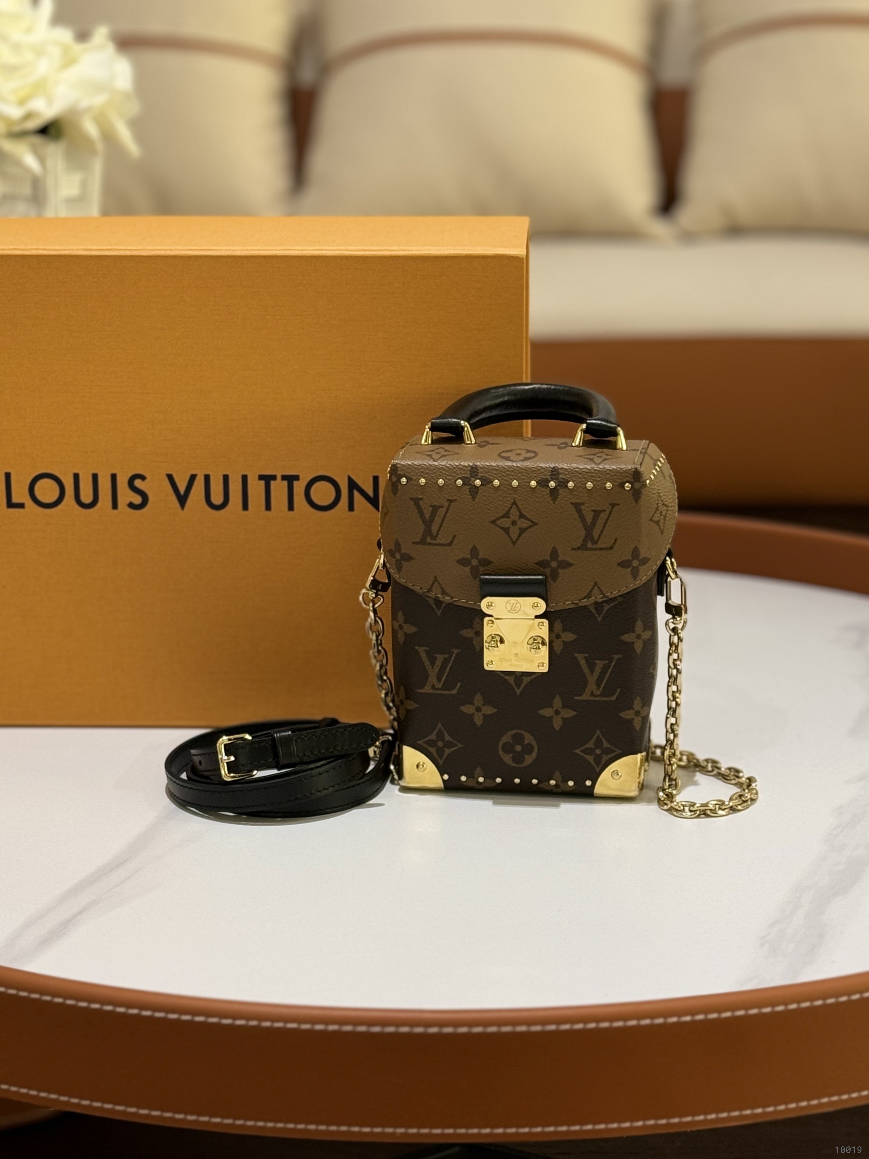 LOUIS VUITTON CAMERA BOX