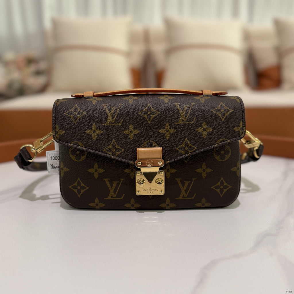 LOUIS VUITTON MÉTIS EAST WEST SHOULDER BAG