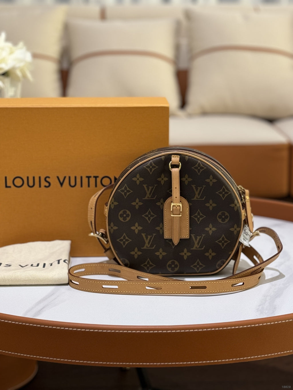 LOUIS VUITTON PETITE BOITE CHAPEAU