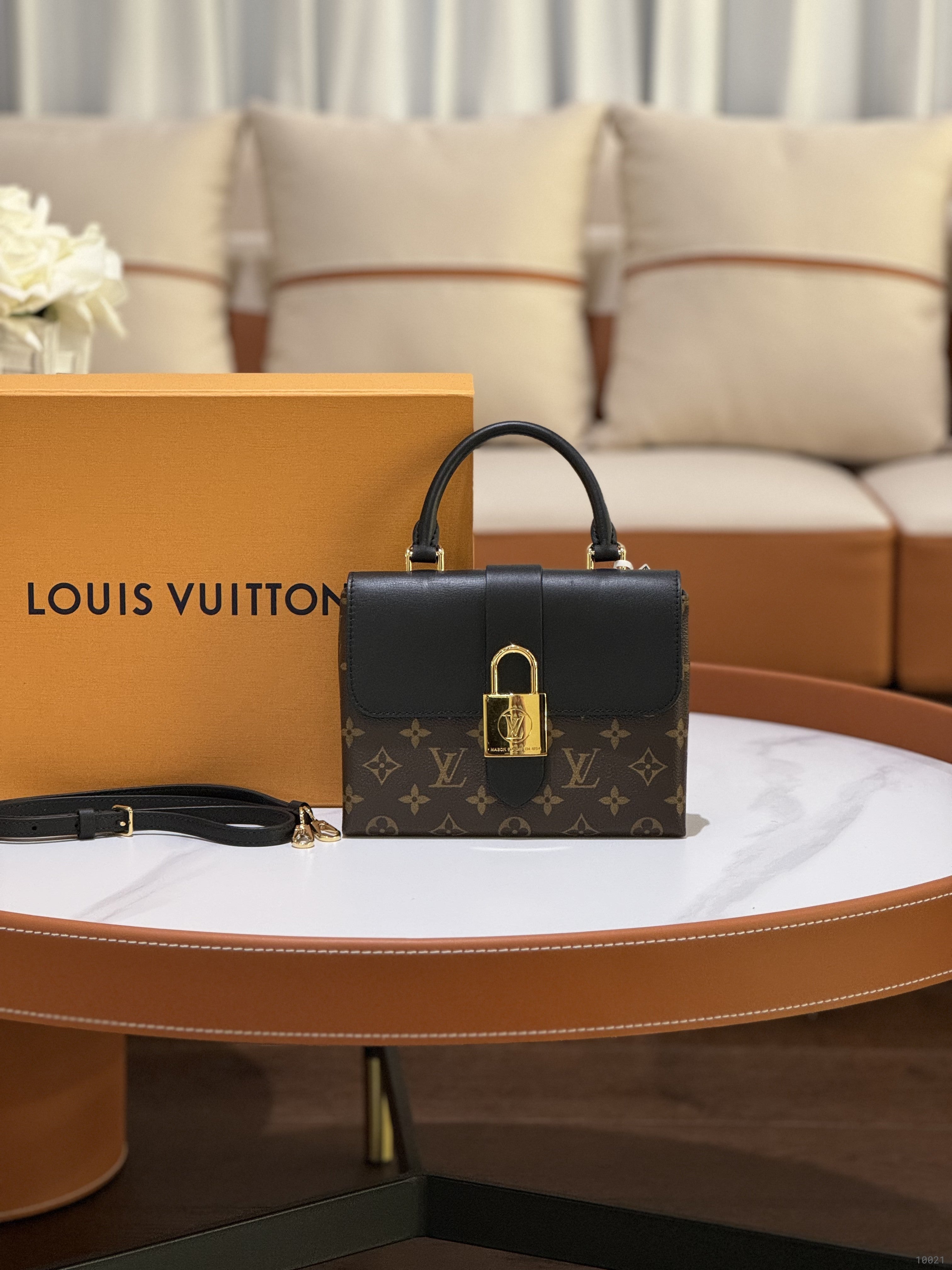 LOUIS VUITTON LOCKY BAG