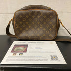 Crossbody Luxury Designer By Louis Vuitton, Size: Medium