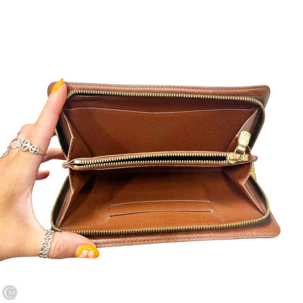 Wallet Luxury Designer By Louis Vuitton, Size: Medium