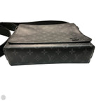 Crossbody Luxury Designer By Louis Vuitton, Size: Medium