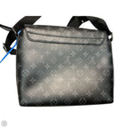 Crossbody Luxury Designer By Louis Vuitton, Size: Medium