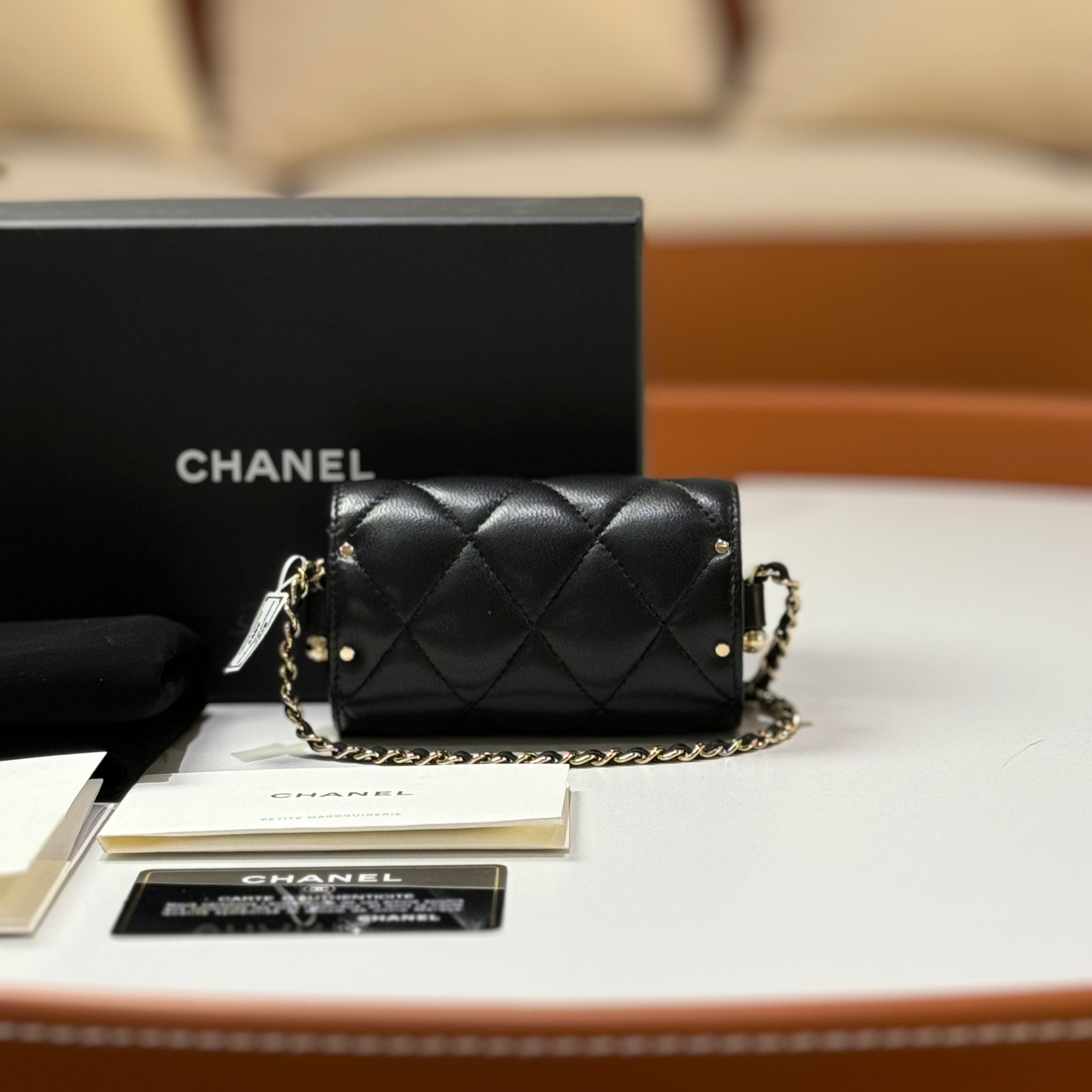 CHANEL LIPSTICK CYLINDER BAG IN BLACK WITH GOLD CHAIN