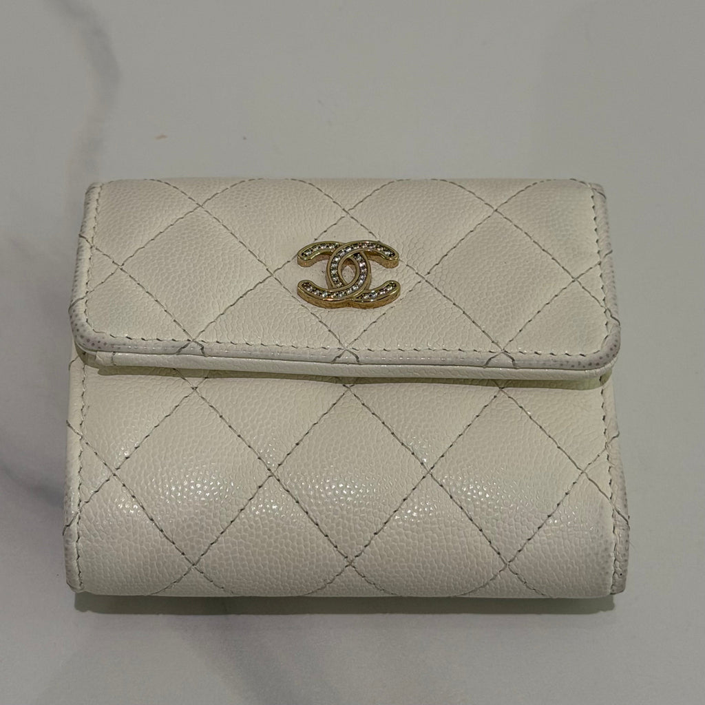 Chanel 25B White Caviar Leather Wallet