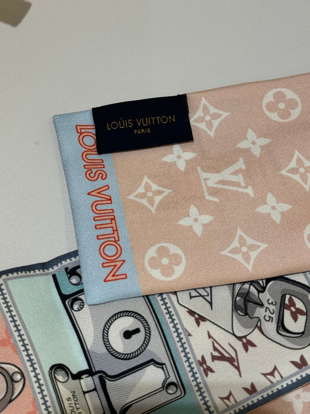 LOUIS VUITTON TWILLY
