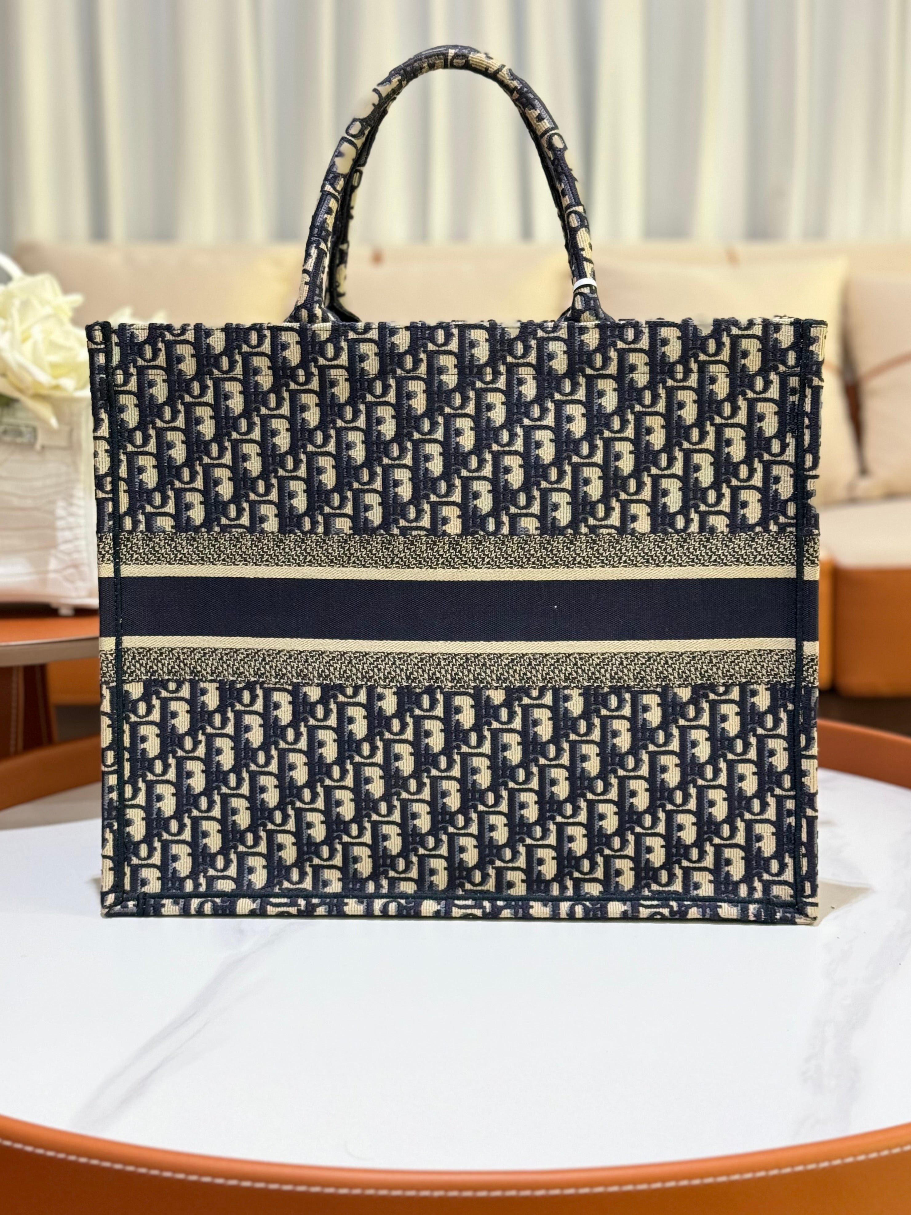 DIOR BOOK TOTE LARGE SIZE