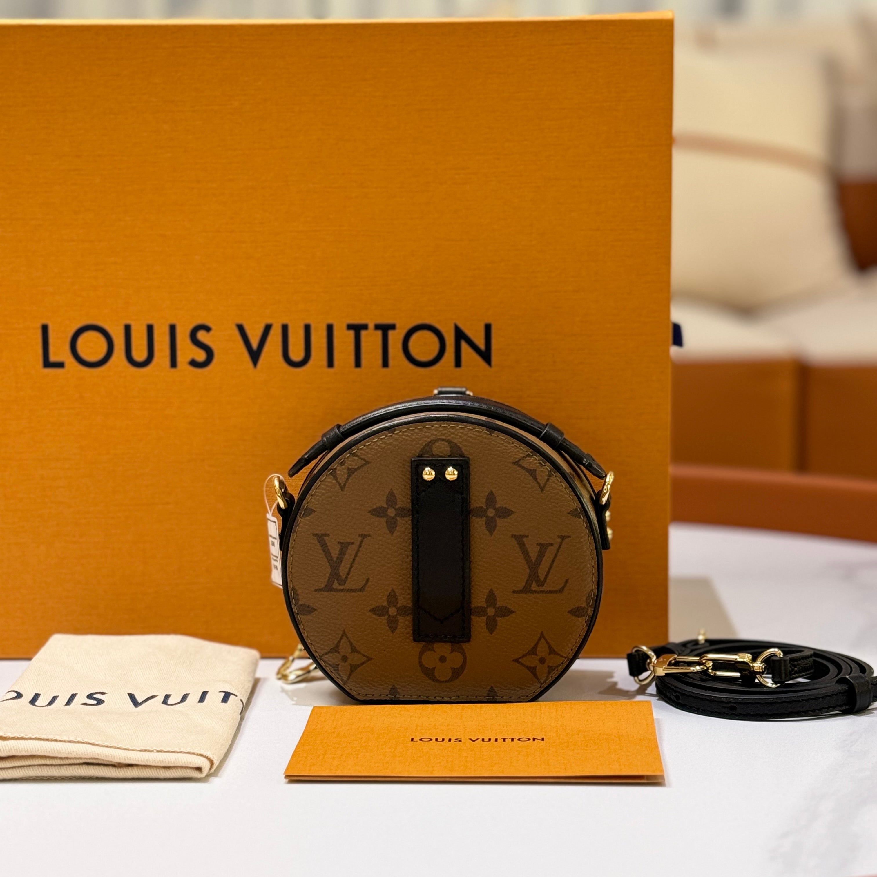 LOUIS VUITTON BOITE CHAPEAU MINI