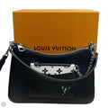 Crossbody Luxury Designer By Louis Vuitton, Size: Medium