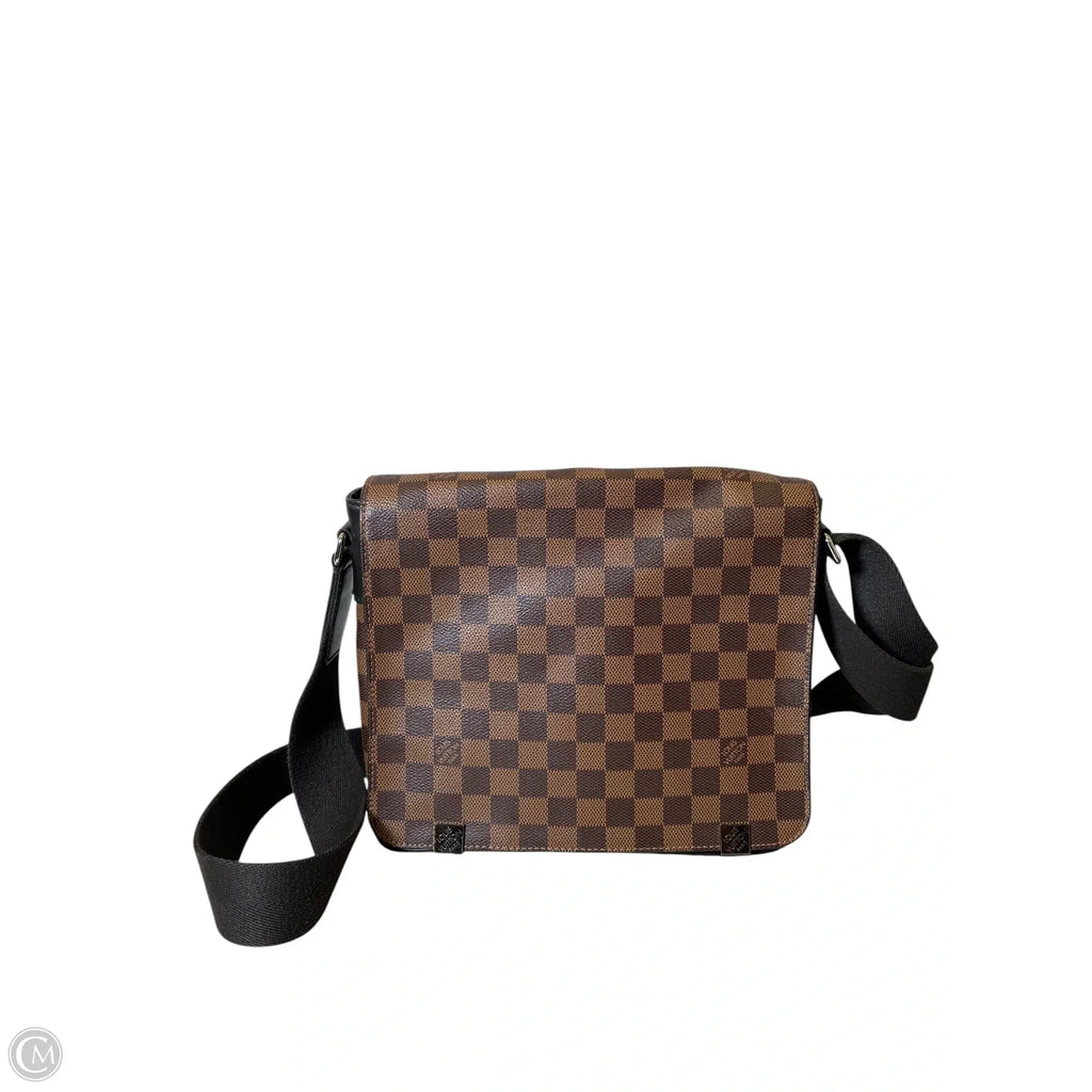Crossbody Luxury Designer By Louis Vuitton, Size: Medium