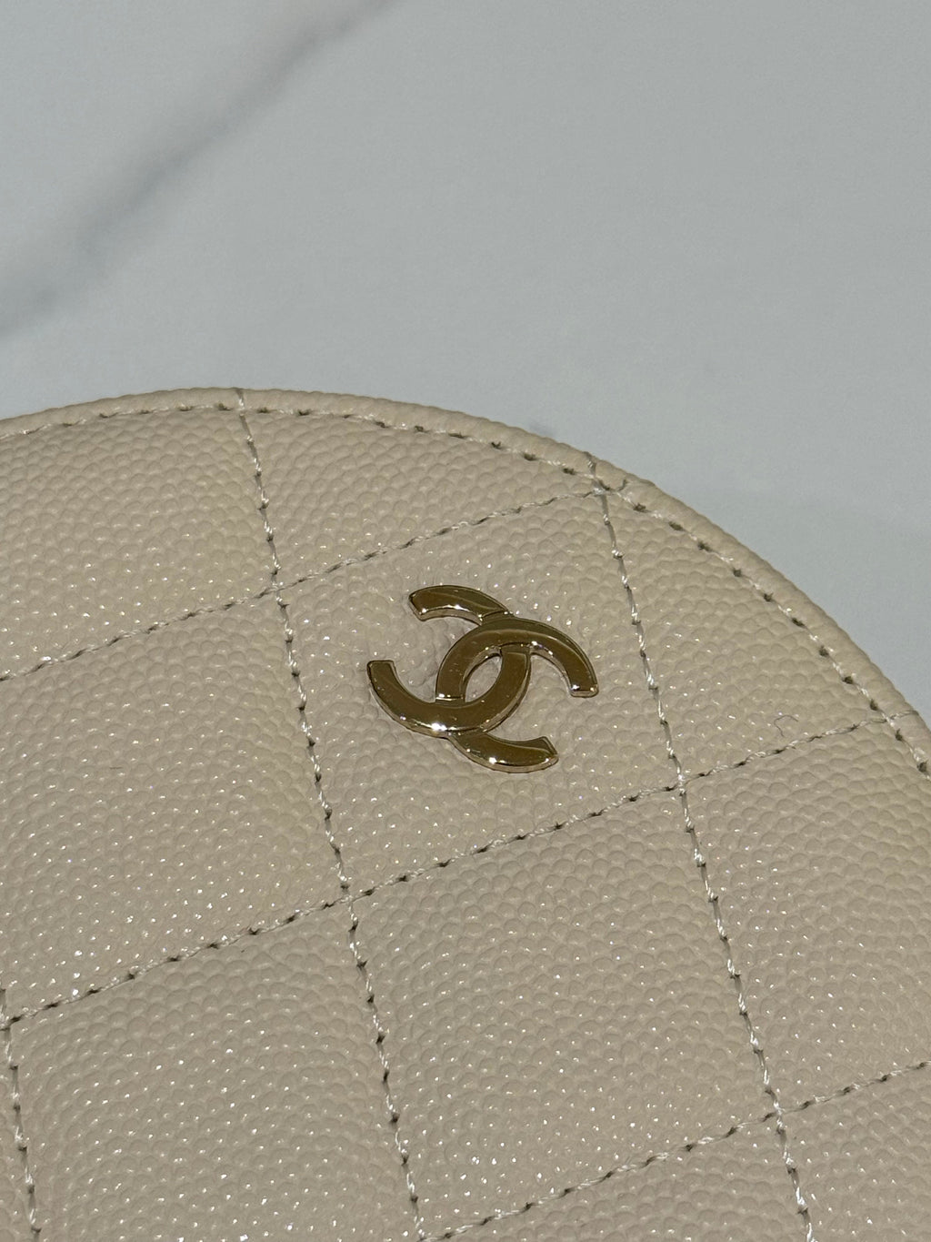 CHANEL ROUND CAKE BAG WHITE CALFSKIN WITH GOLD CHAIN
