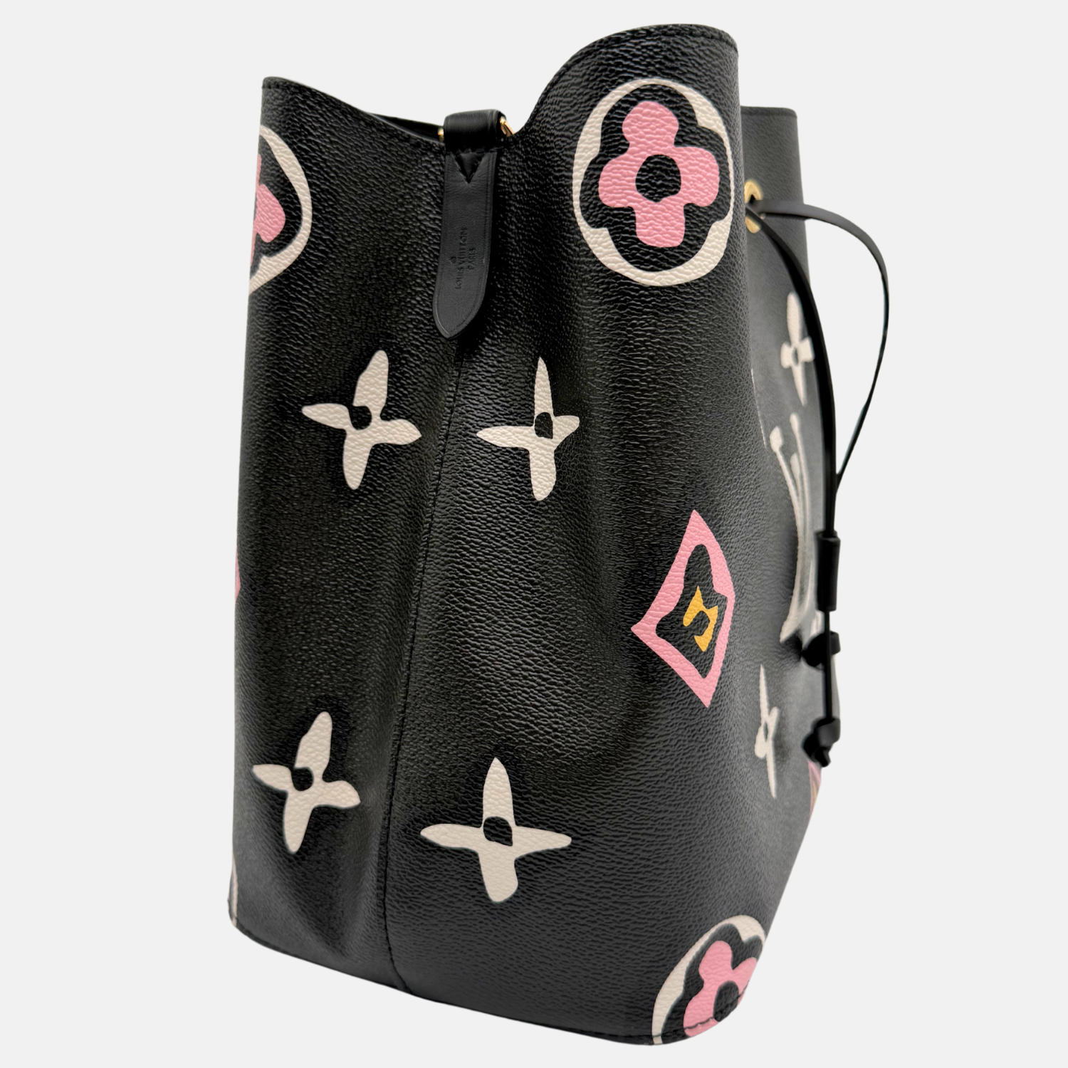 Giant Wild At Heart Neonoe MM Black Monogram