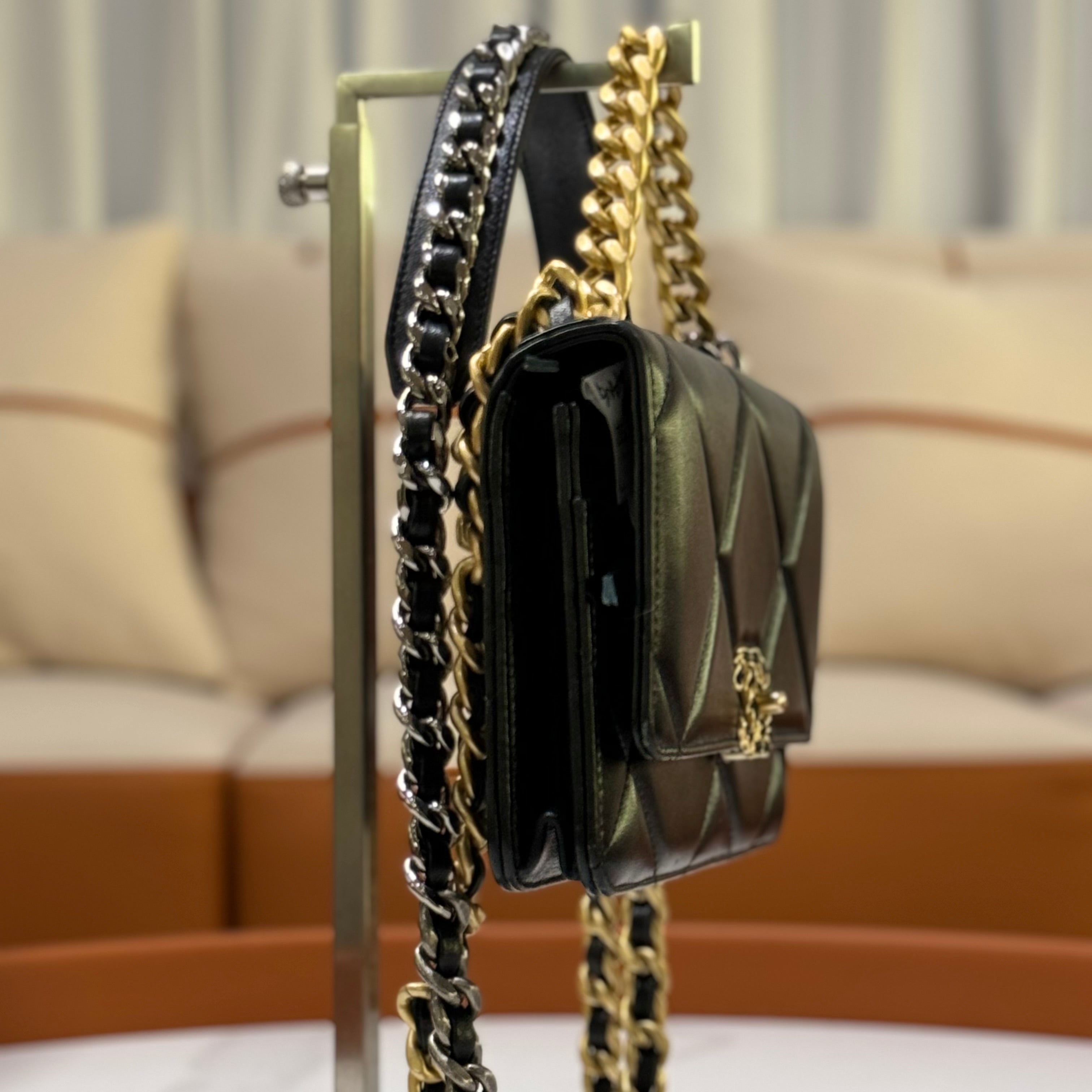 CHANEL 19 BAG  WOC