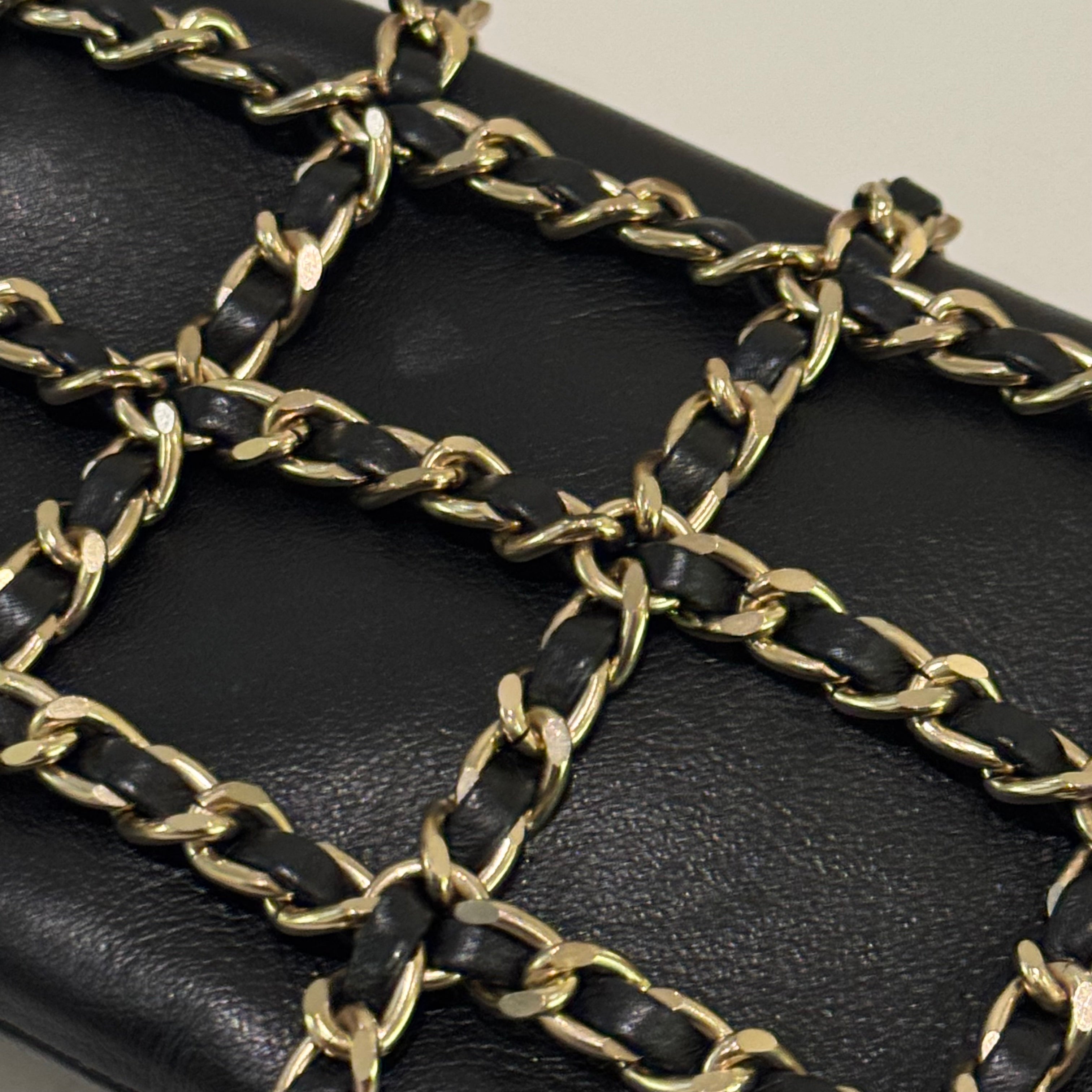 CHANEL Pre-Owned 2020 Lambskin Tech Me Out Clutch With Chain Black