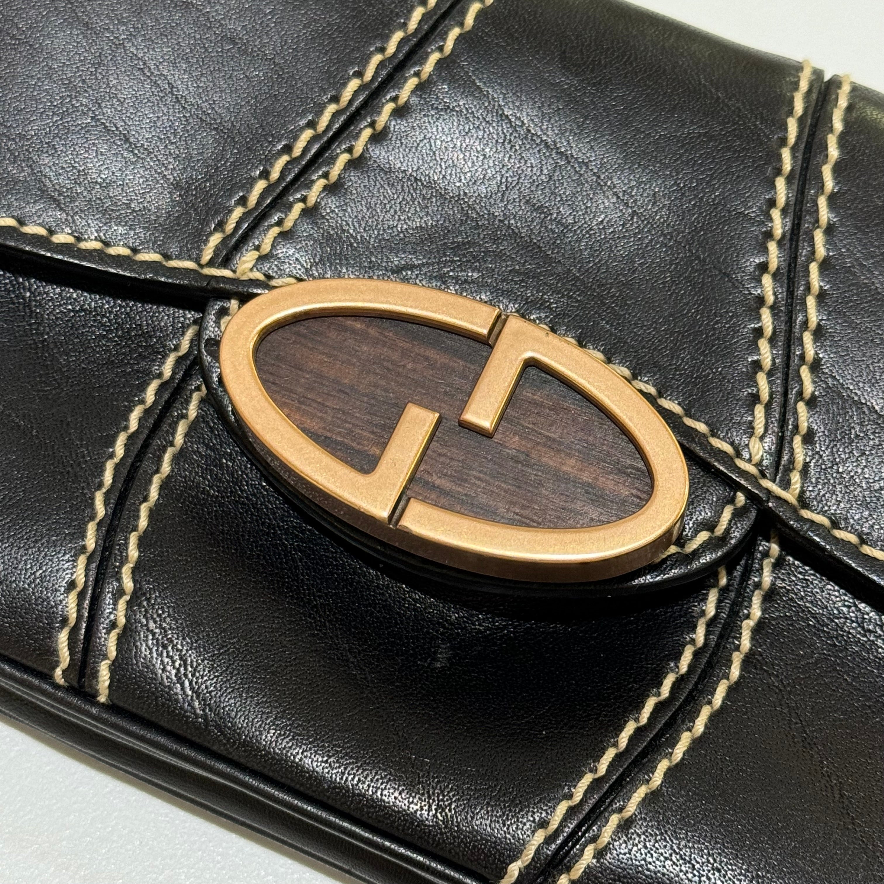 GUCCI LEATHER UNDERARM BAG
