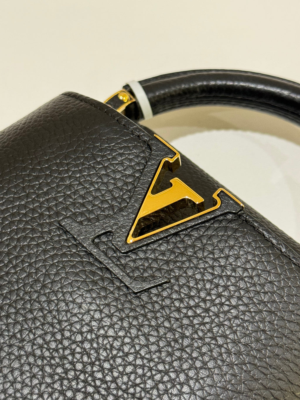 LOUIS VUITTON CAPUCINES MINI