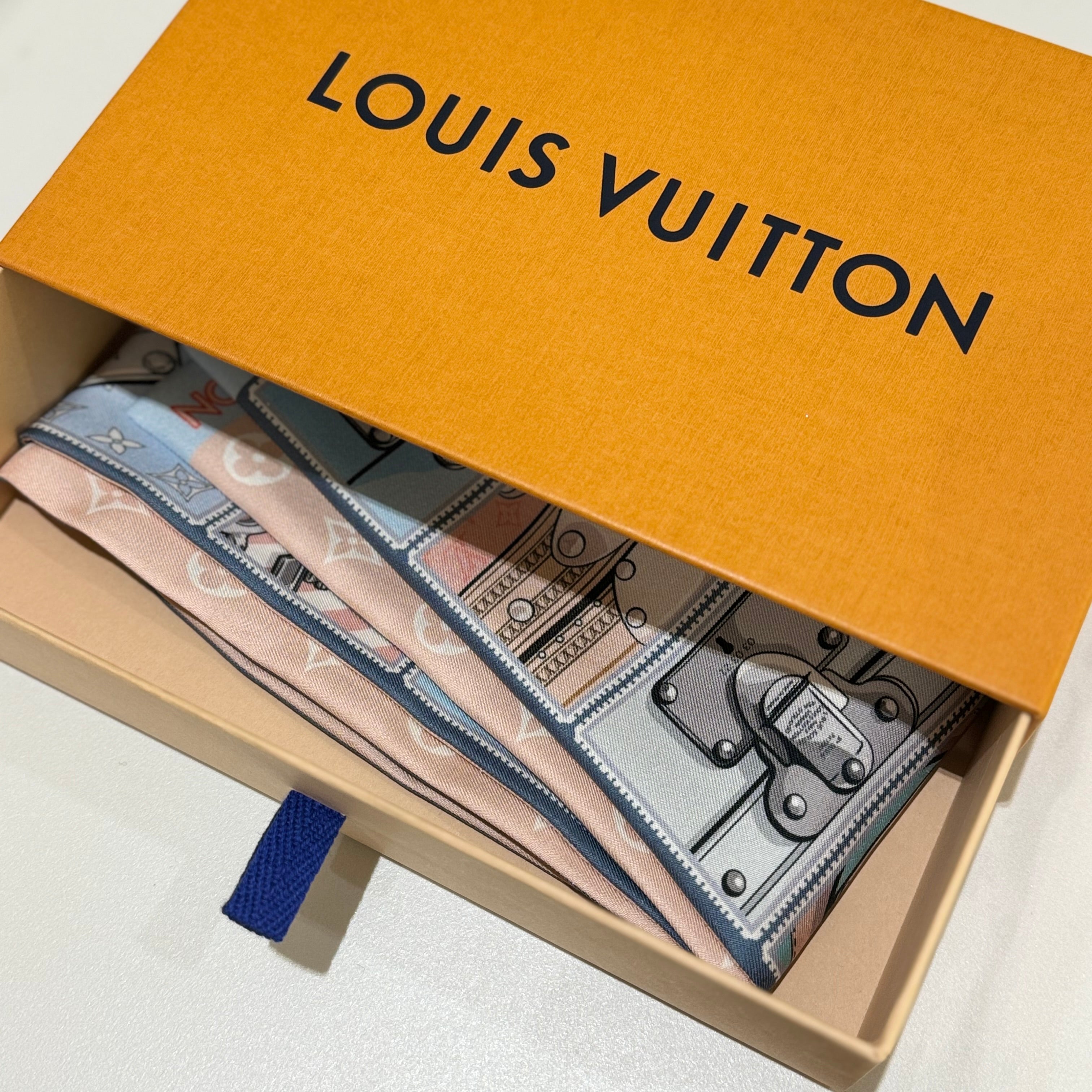 LOUIS VUITTON TWILLY
