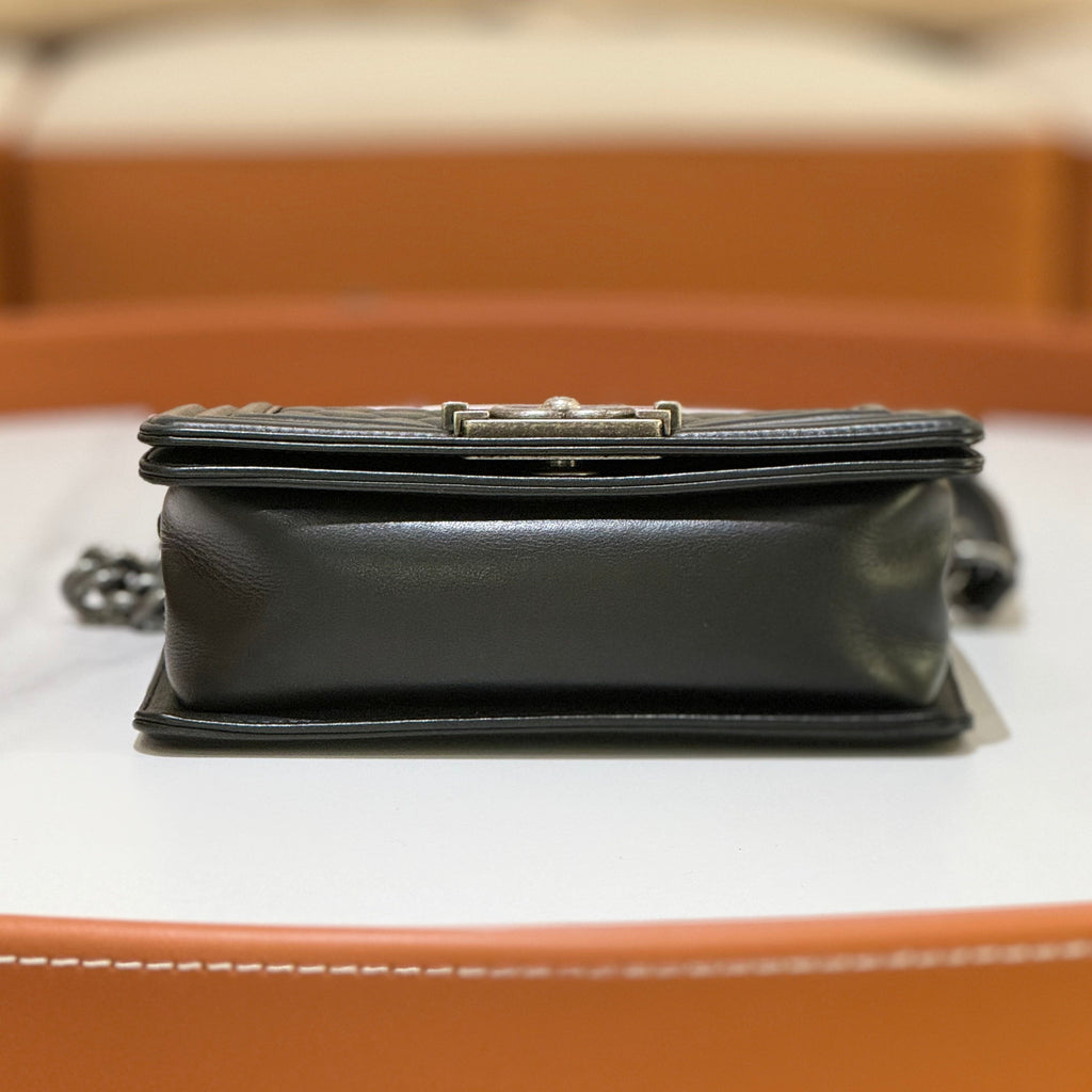 CHANEL LEBOY SMALL IN BLACK WITH SILVER CHAIN