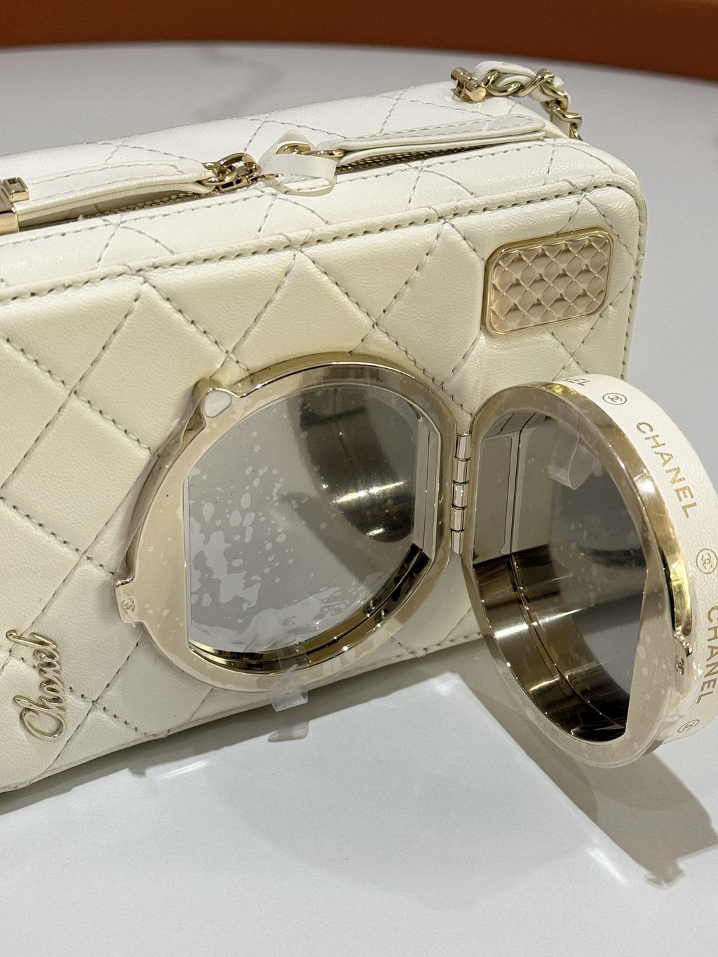 CHANEL CAMERA BAG WHITE