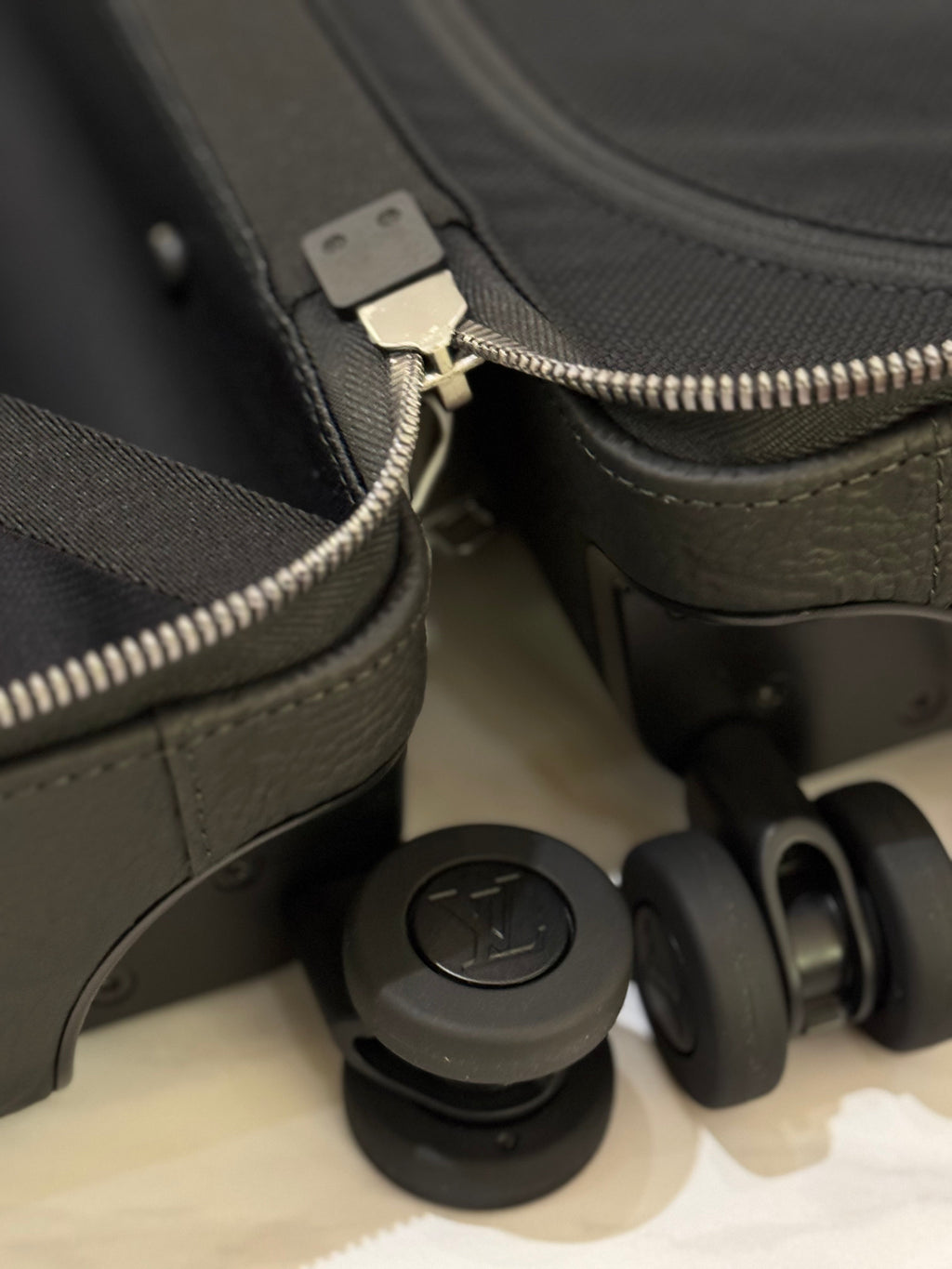 LOUIS VUITTON HORIZON55