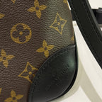 LOUIS VUITTON BOULOGNE BLACK HORN BAG