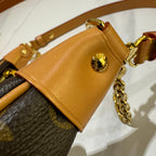 LOUIS VUITTON LOOP PEA POD BAG
