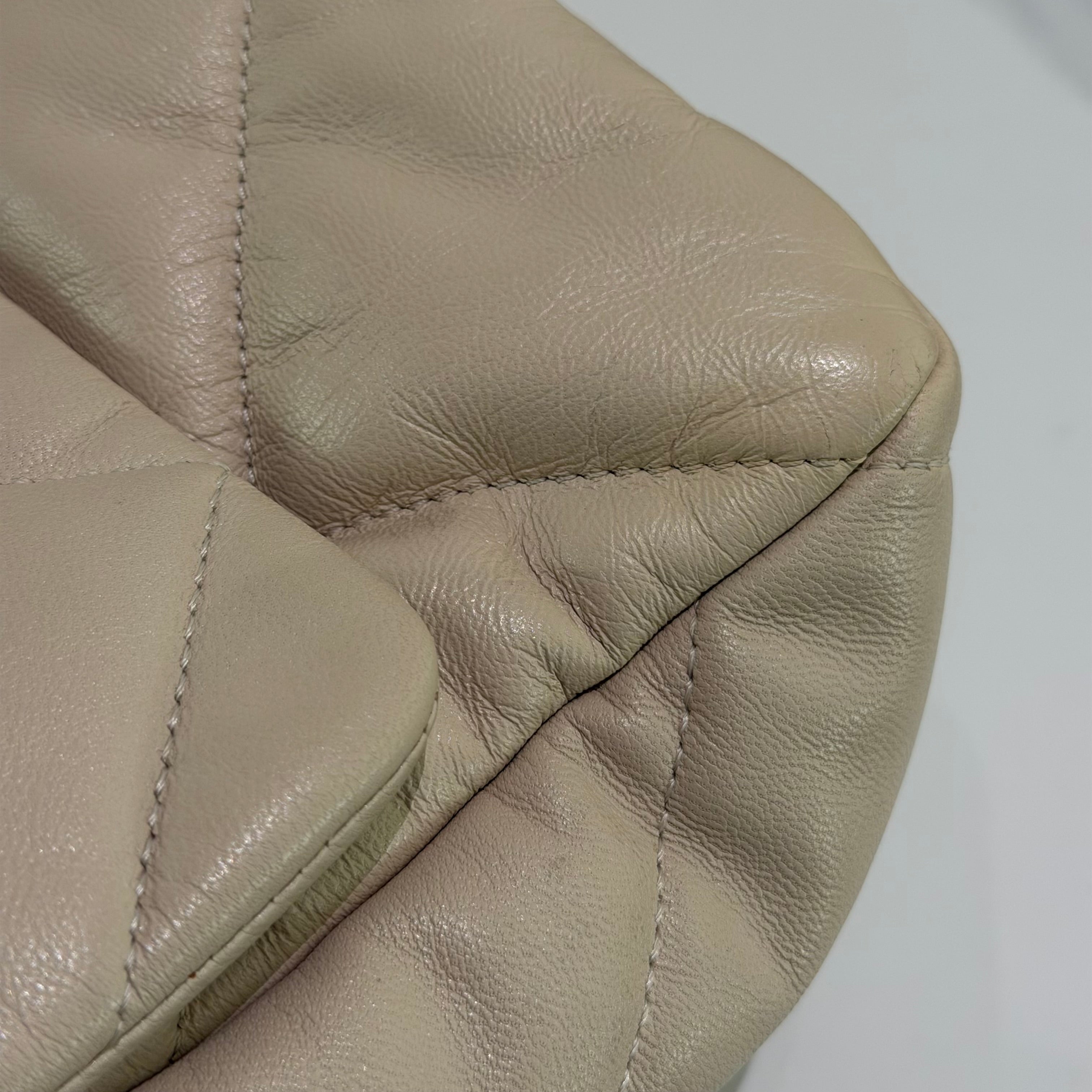 Chanel 19 Bag Medium Beige Quilted Lambskin with Gold Chain