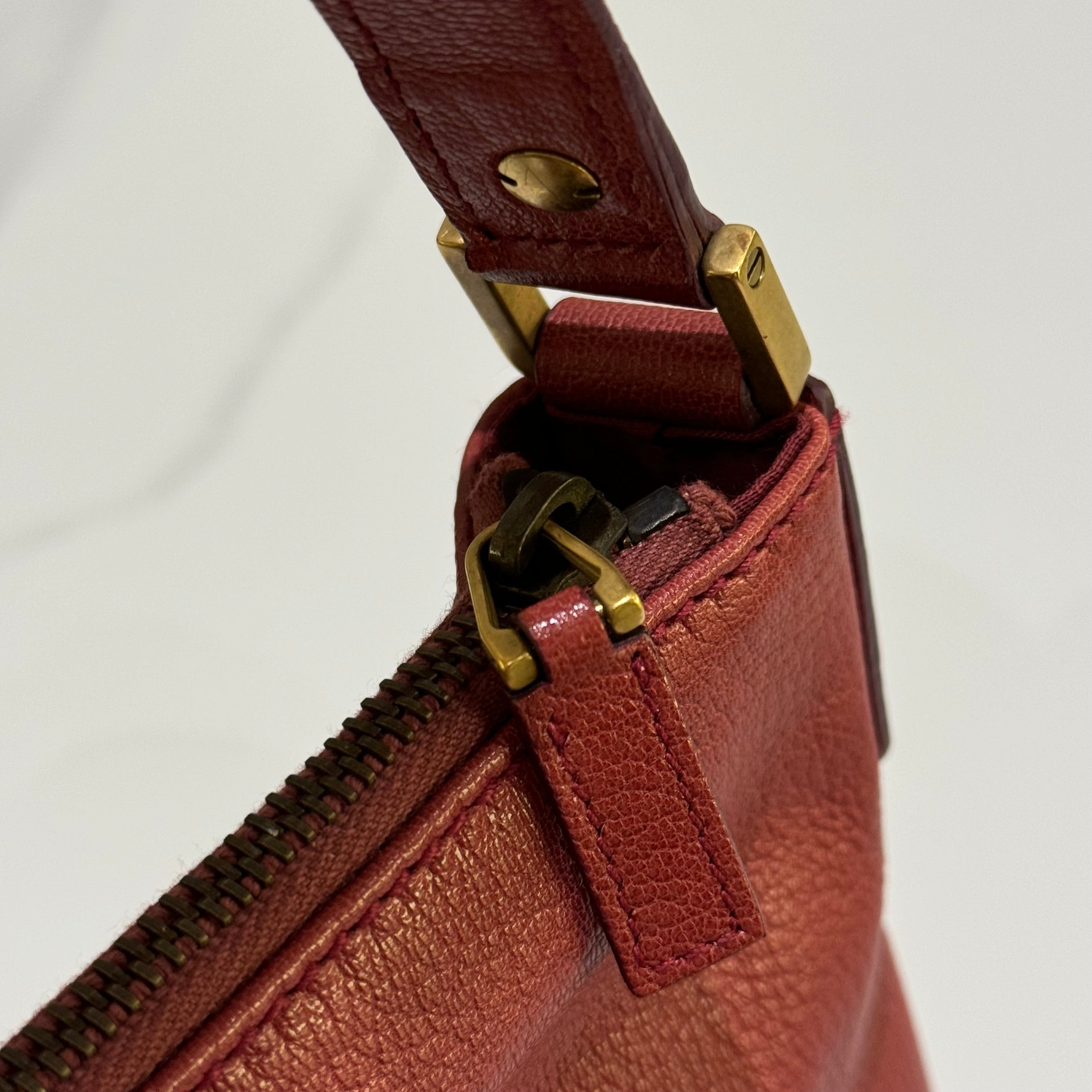 GUCCI DOUBLE G SHOULDER UNDERARM BAG