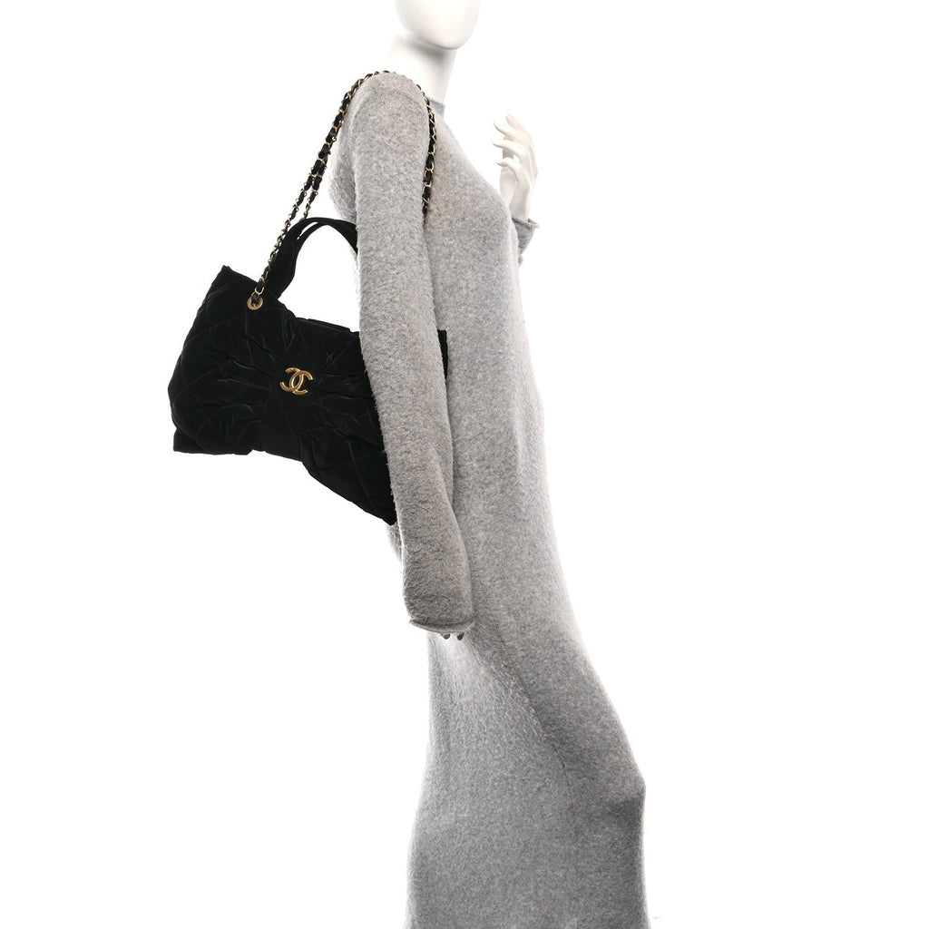 Velvet Effect Nylon Quilted Bow Bag Black