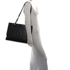 Caviar CC Tote Black