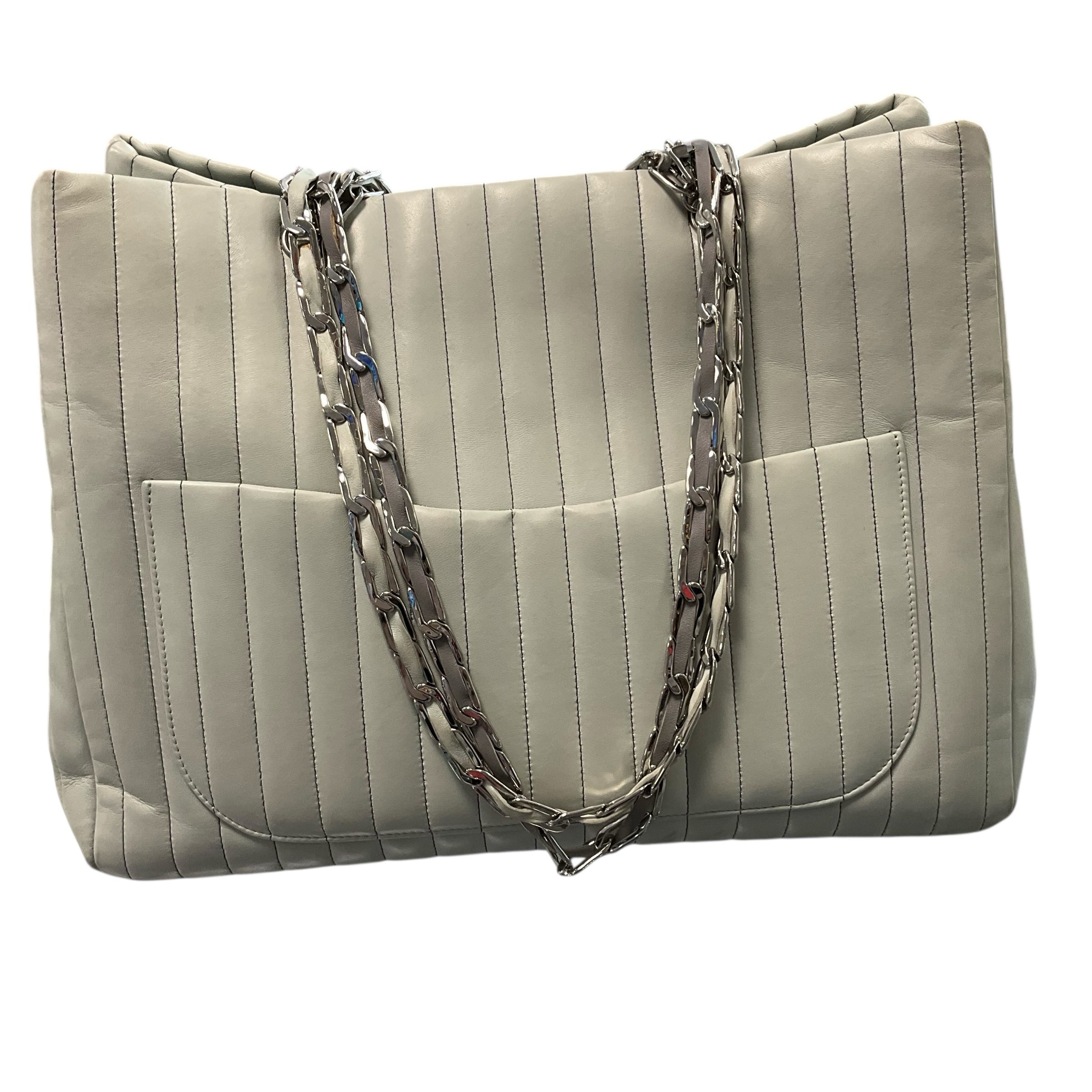 CHANEL Handbag