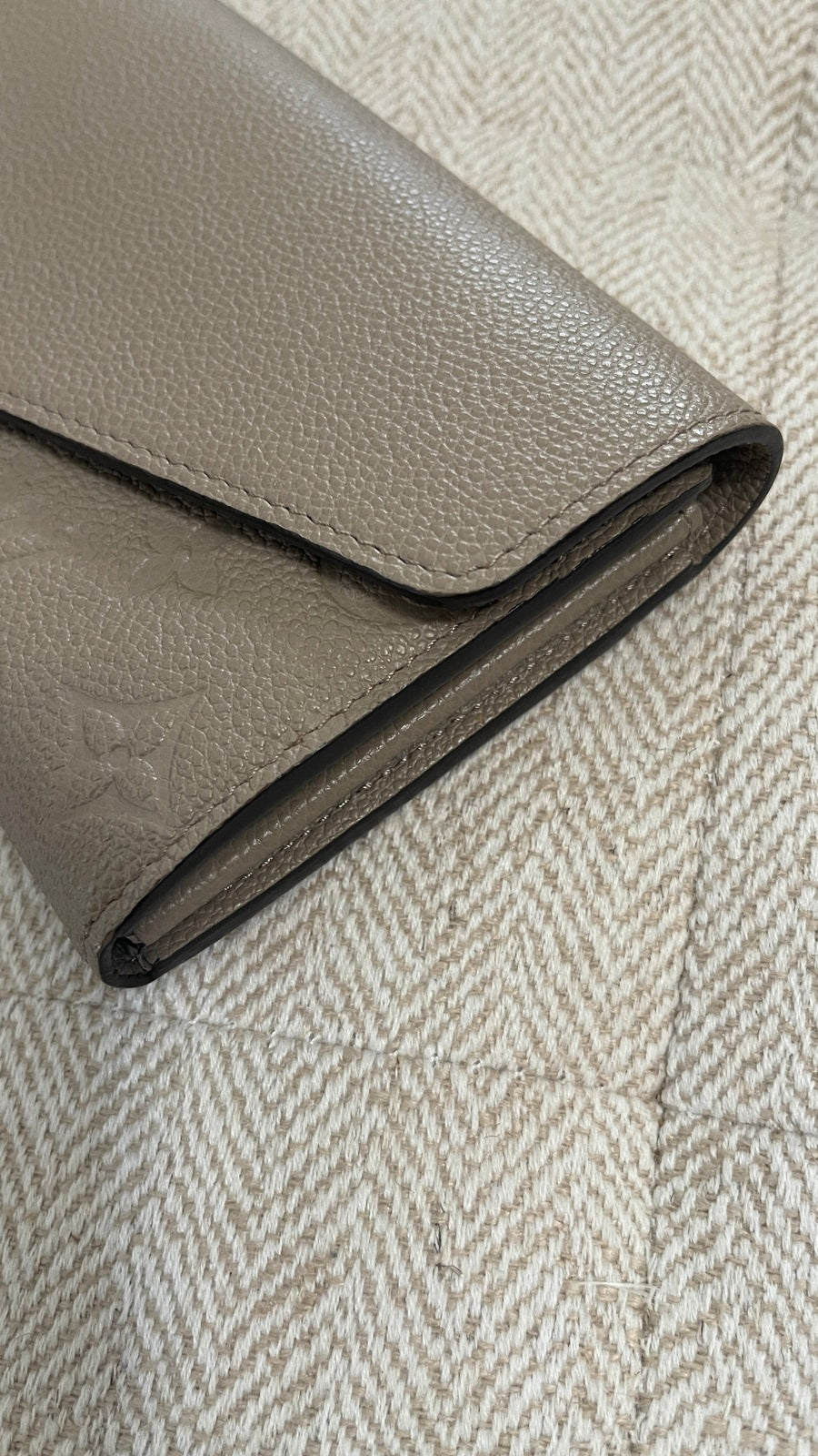 Louis Vuitton Portefeuille Sarah Empreinte Beige Wallet