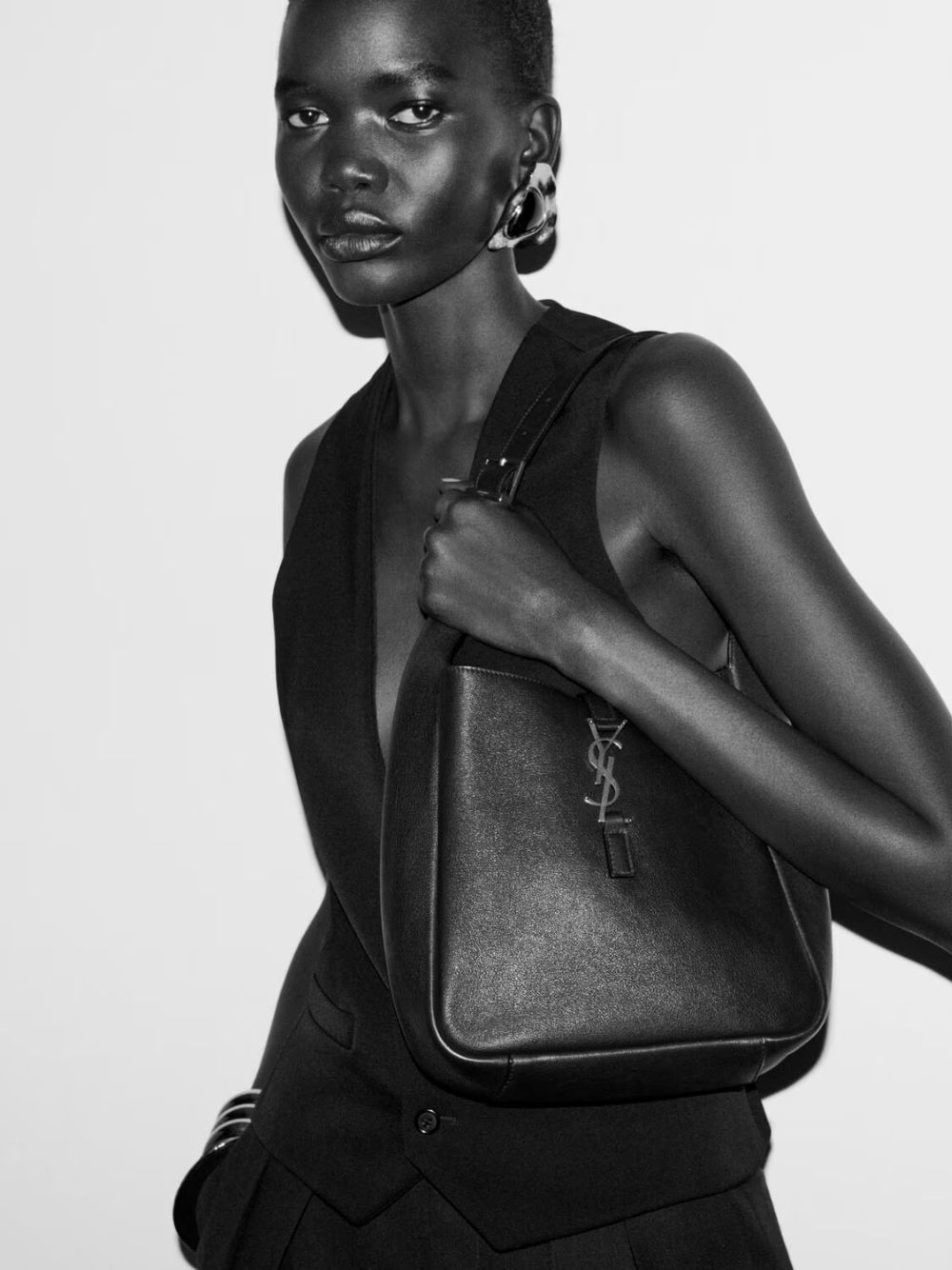 Le 5 à 7 Small in Strong Moss Grained Leather